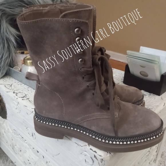 🆕⭐ VINCE CAMUTO suede mocha brown rhinestone combat boots - Picture 8 of 12